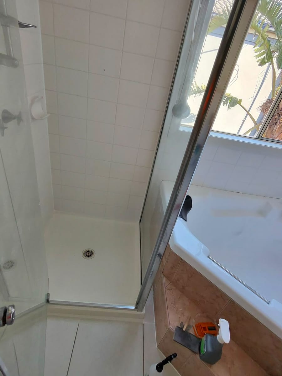 Waterproof membrane joint detail in recessed shower niche